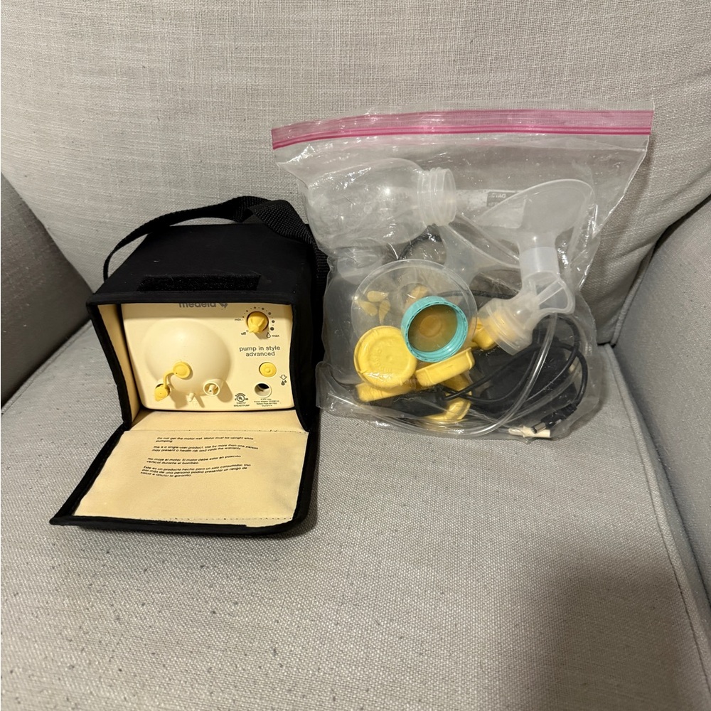 Medela Pump In Style Advanced - Cream and Black